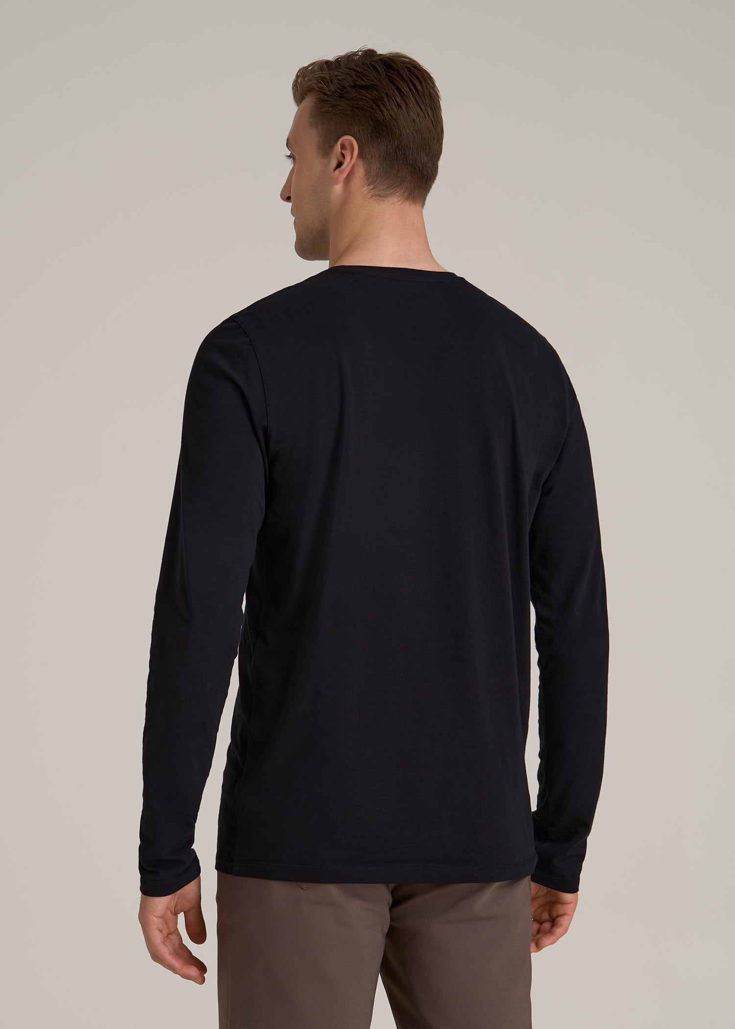 The Essential Modern Fit Crewneck Long Sleeve Tee for Tall Men in Black